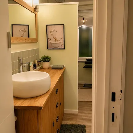 Magnifique Partie De Maison Avec 2 Et Grande Terrasse Plein Sud Séjour chez l'habitant *
